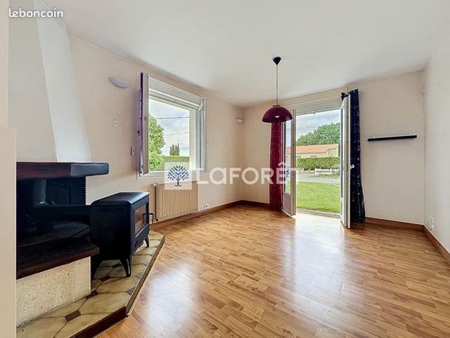 Maison vente à Fontenay-le-Comte, Saint-pierre-du-chemin
