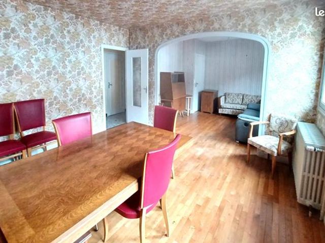 Maison vente à Mauriac, Ydes