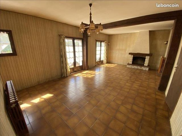 Maison vente à La Châtre, Saint-denis-de-jouhet