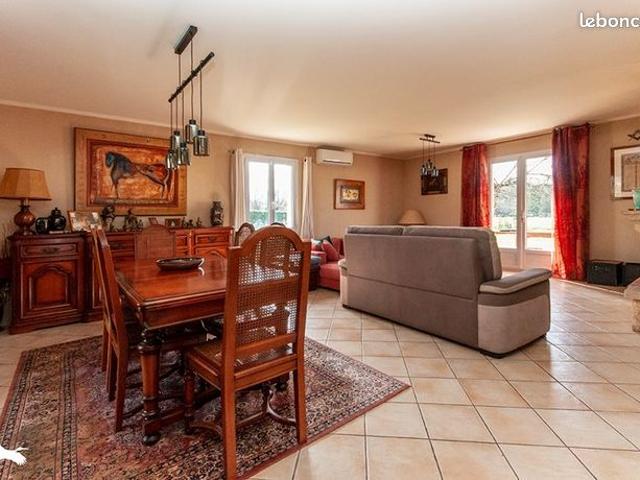 Maison vente à Nontron, Piégut-pluviers