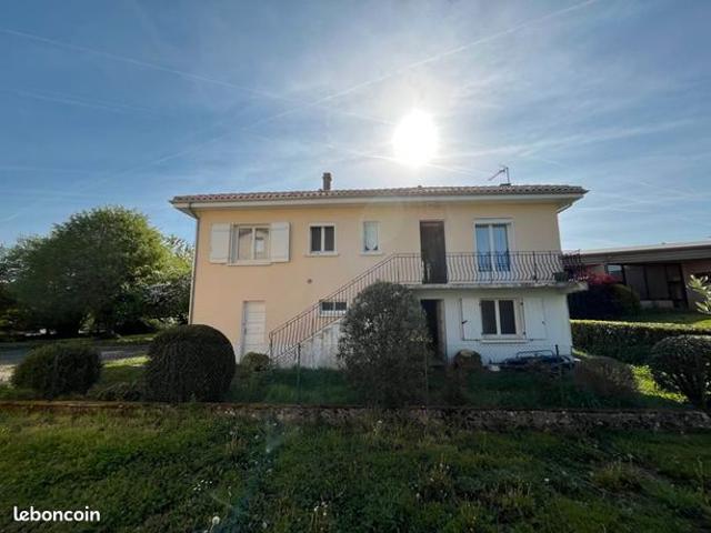 Maison vente à Confolens