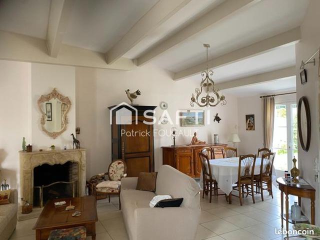 Maison vente à La Rochelle, Loix