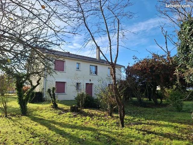 Maison vente à Confolens, Nouvelle-Aquitaine