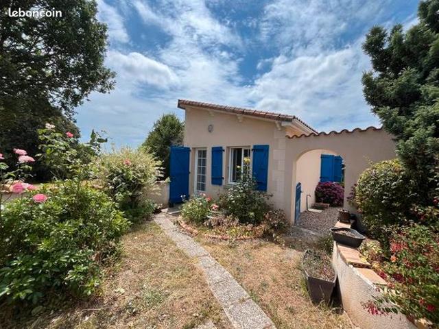 Maison vente à Confolens