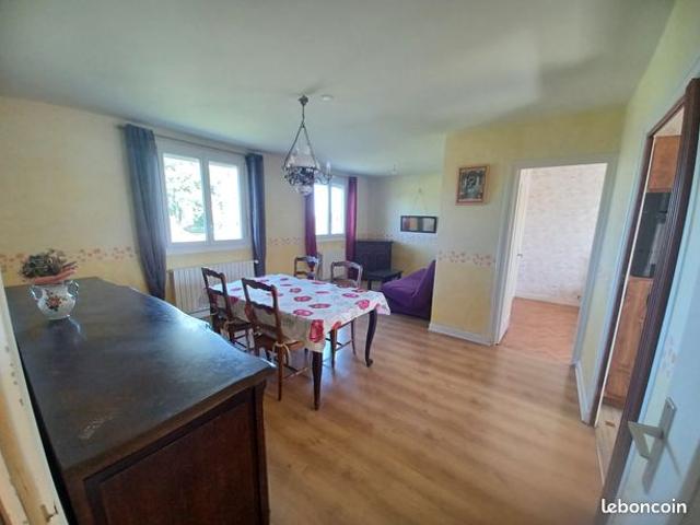 Maison vente à Mauriac, Le Vigean
