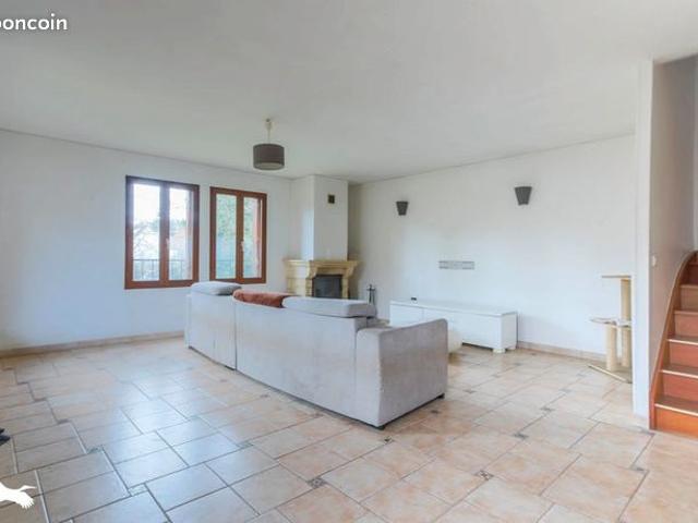 Maison vente à Saint-Germain-en-Laye, Maule