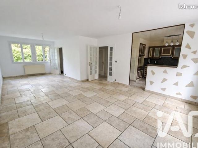 Maison vente à Évry, Varennes-jarcy