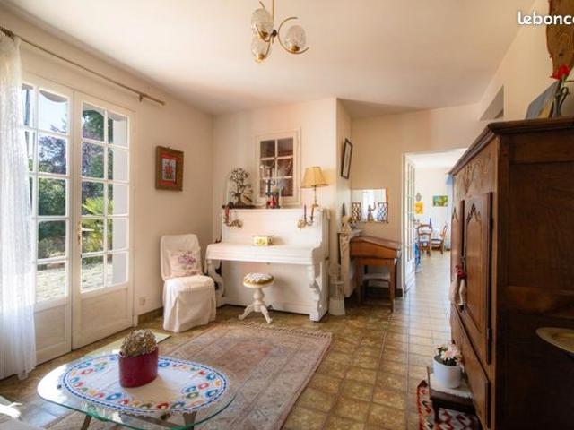 Maison vente à Oloron-Sainte-Marie, Salies-de-béarn