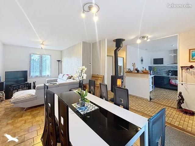 Maison vente à La Rochefoucauld, La Rochefoucauld-en-Angoumois