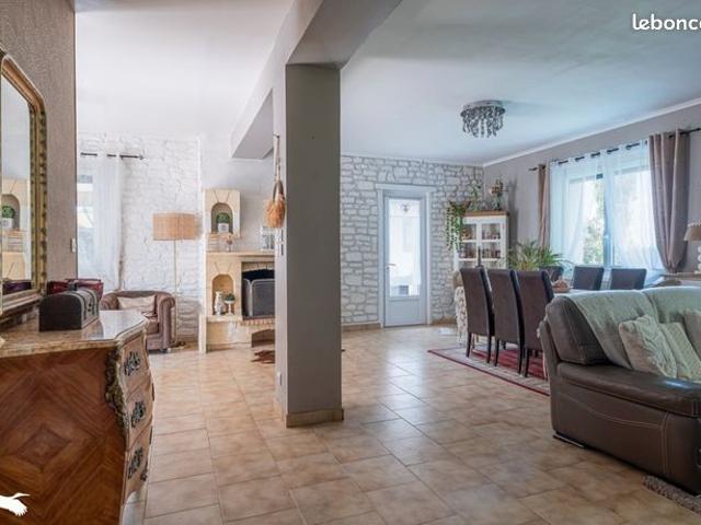 Maison vente à Saint-Jean-d'Angély, Saint-jean-d'angély