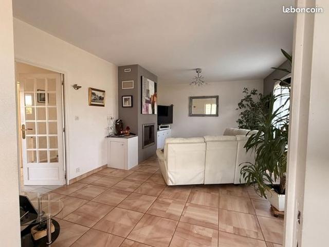 Maison vente à Guéret, Chéniers
