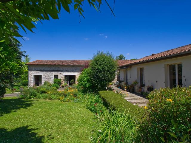 Maison vente à Confolens, Villefagnan