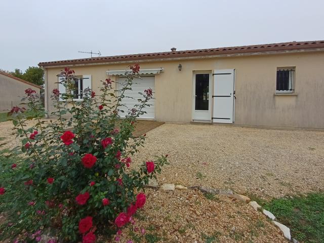 Maison vente à La Courtille, Civray