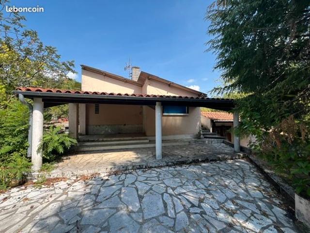 Maison vente à Confolens, Vouharte