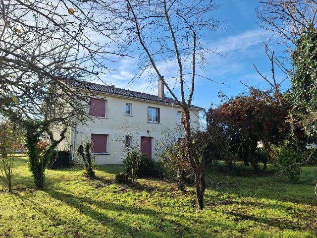 Maison vente à Confolens, Saint-amant-de-bonnieure
