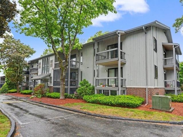 Condo for sale in Lowell, Massachusetts
