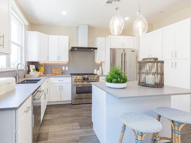 Apartment for rent in Calabasas, California