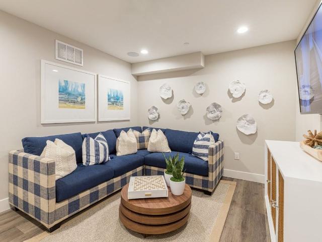 Apartment for rent in Calabasas, California