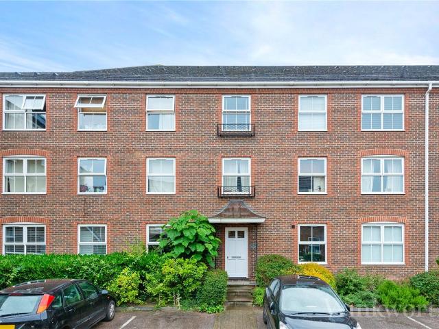 Apartment for rent in London Borough of Lewisham, Bell Green