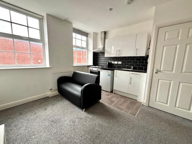 Studio for rent in Hanley, Stoke-on-Trent