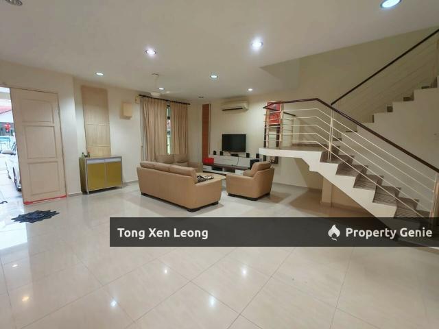 Terraced House for sale in Malaka