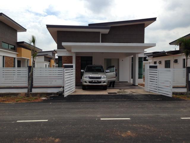 Bungalow for sale in Paya Rumput