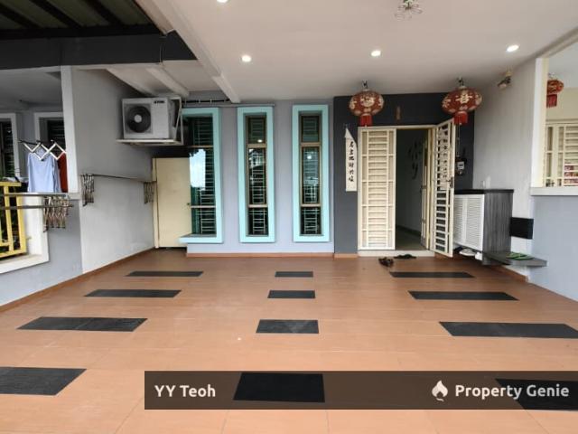 Terraced House for sale in Malaka