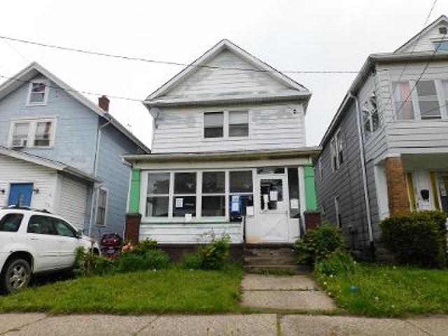 House for sale in Erie
