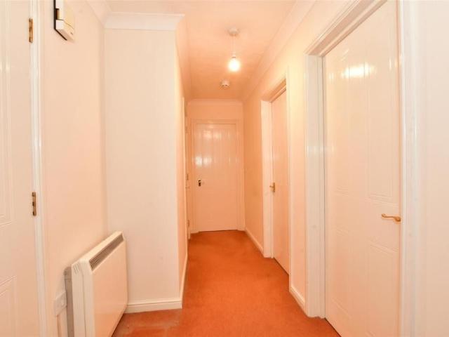 Apartment for rent in Thames View, Greater London