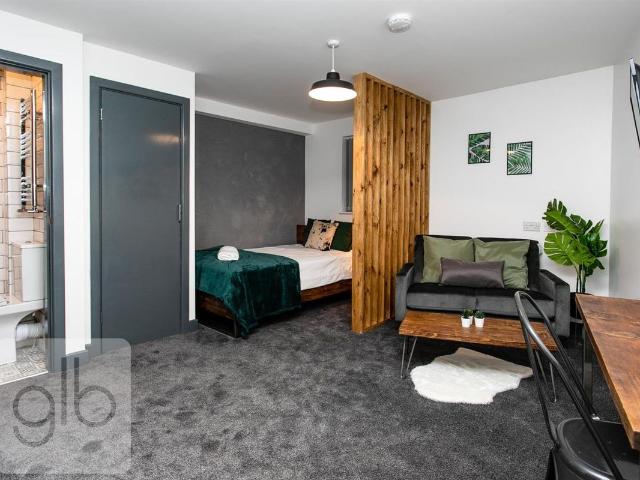 Room for rent in Ball Hill, West Midlands
