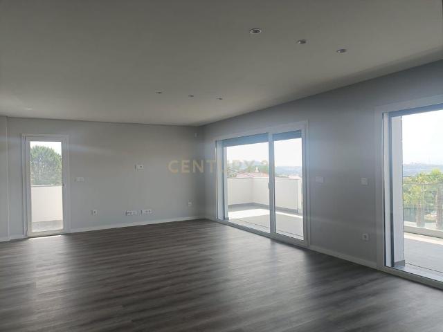 Apartamento alugar em Serra de Casal de Cambra, Sintra