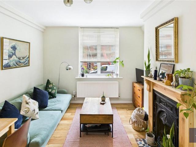 Apartment for rent in Peabody Estate, Greater London