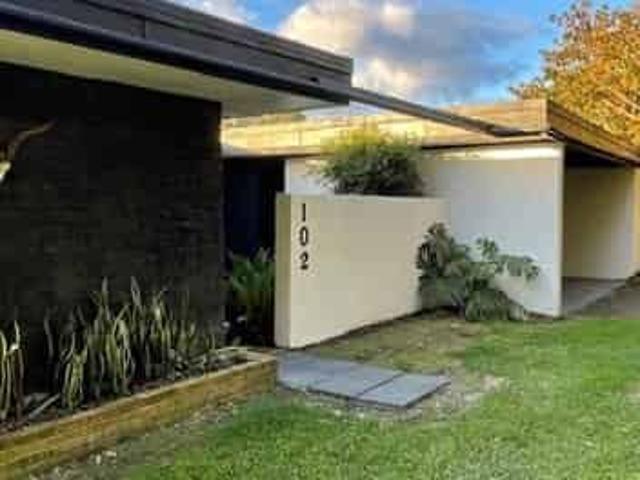 House for rent in Paremoremo