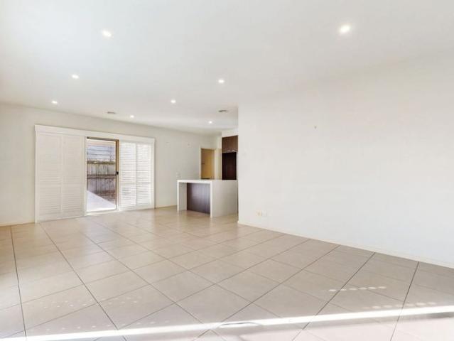 Townhouse for rent in Camerons Creek, Victoria