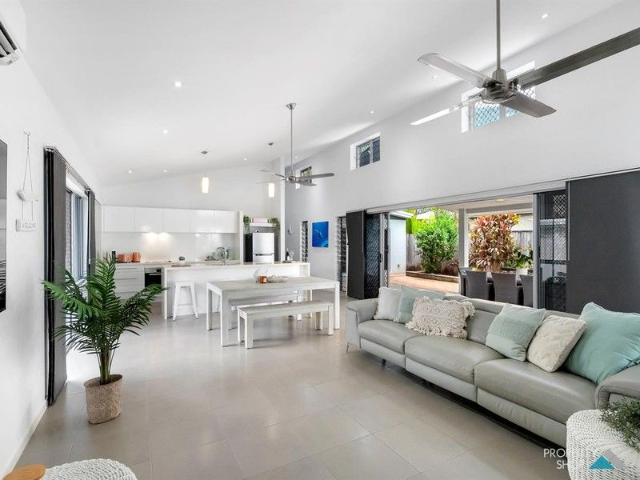 House for sale in Kewarra Beach, Queensland
