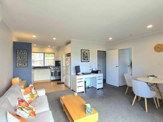 Apartment for rent in Beach Haven, Kaipātiki