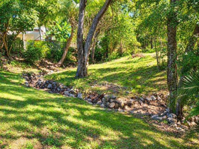 Land for sale in Nelly Bay, Townsville
