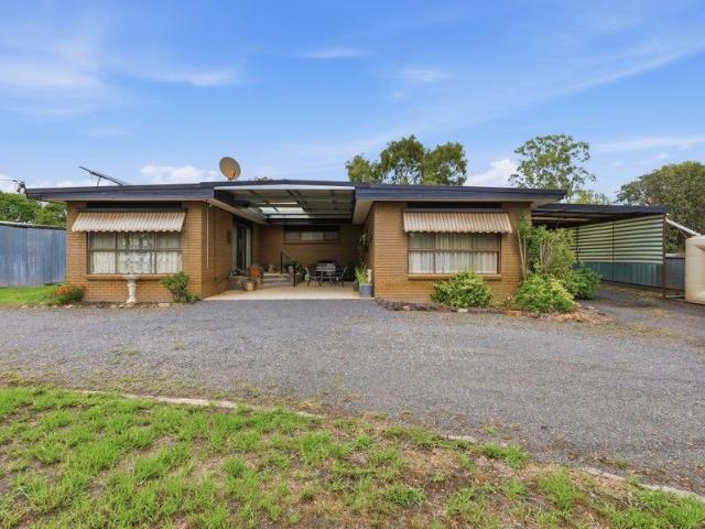 House for sale in Peechelba, Victoria