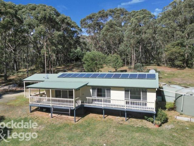 Cottage for sale in Darlimurla, Victoria