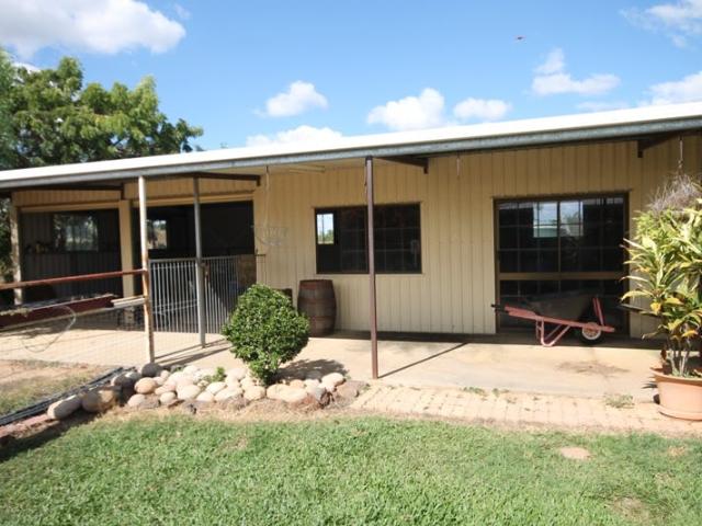 Cottage for sale in Southern Cross, Queensland