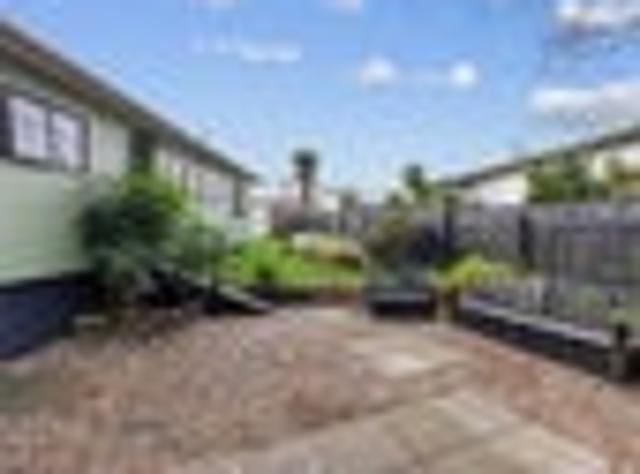 House for sale in Bader