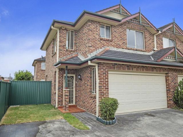 Townhouse for rent in Sydney, New South Wales