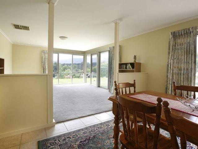 House for rent in Woodend, Victoria