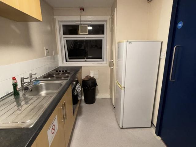 Studio for rent in Handsworth, Birmingham