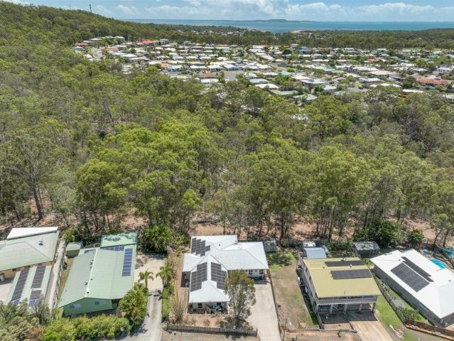 House for sale in Boyne Island