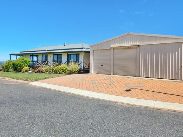 House for sale in Louth Bay