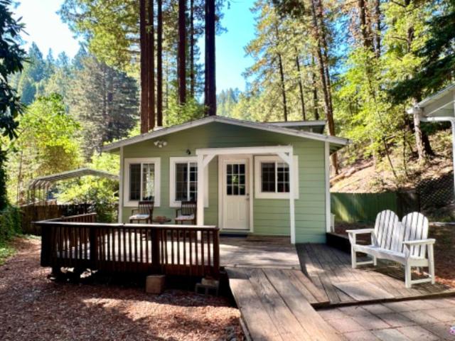 Room for rent in California