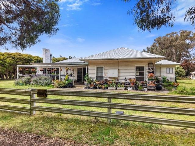 Cottage for sale in Branxholme, Victoria