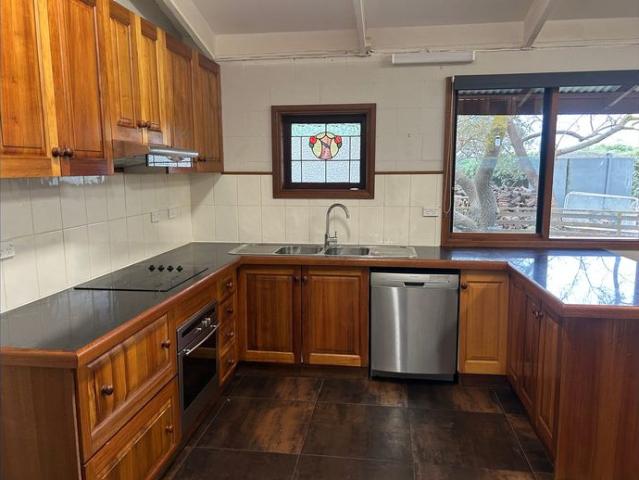 House for rent in Bushfield, Victoria