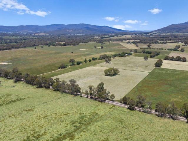 Cottage for sale in Swanpool, Victoria